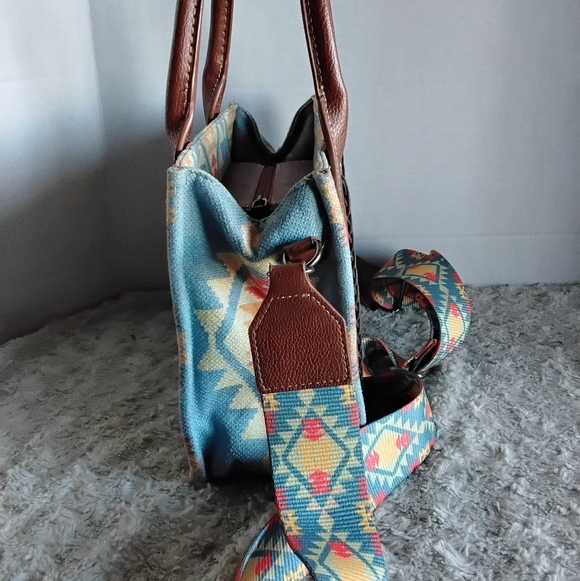 Wrangler Southwestern Pattern Bag With Adjustable Strap And Handles SUPER CLEAN - Picture 3 of 9